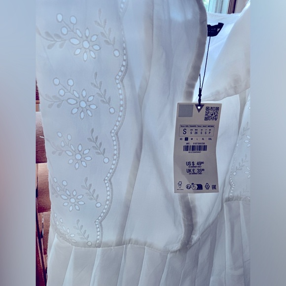 Eyelet pleated mini summer dress by Zara🕊️🍦- size S - *NWT* ss 2024 collection - Picture 5 of 11
